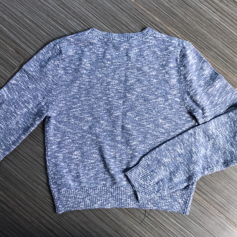 nice sweater in good condition.